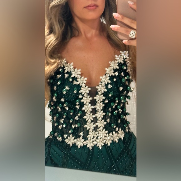 Custom Emerald green beaded corset dress - Picture 4 of 9